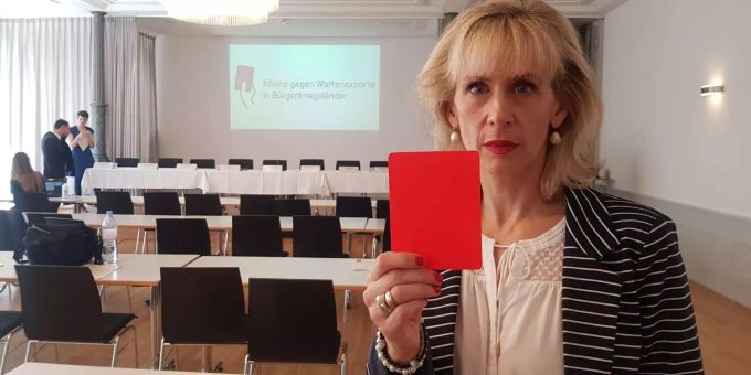Gegen Waffenexporte - Breite Allianz zeigt dem Bundesrat rote Karte