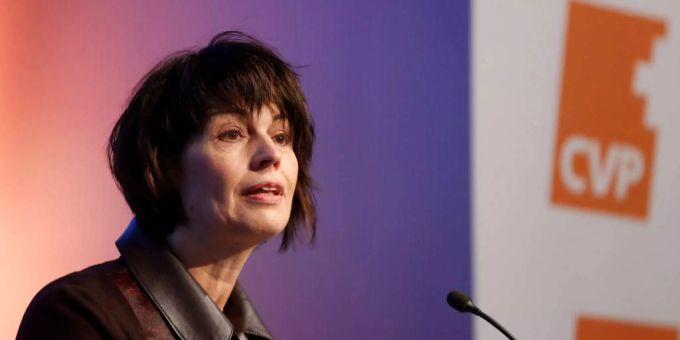 Die abtretende Bundesrätin Doris Leuthard spricht bei der Delegiertenversammlung der CVP. Die abtretende Bundesrätin Doris Leuthard spricht bei der Delegiertenversammlung der CVP.