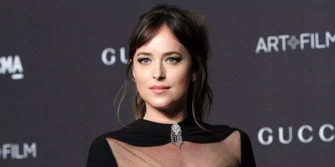 Schauspielerin Dakota Johnson erscheint zu einer Film-Premiere.