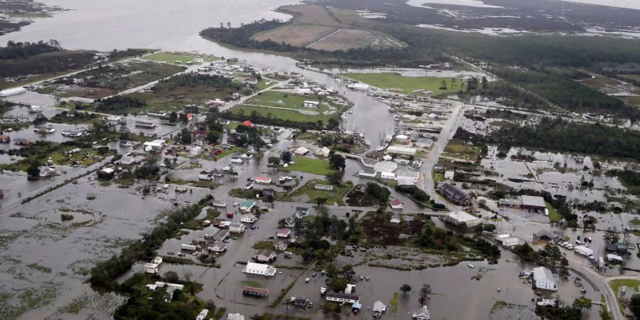 Hochwasser von Hurrikan «Florence» überschwemmt die Stadt Engelhardim US-Bundesstaat North Carolina.