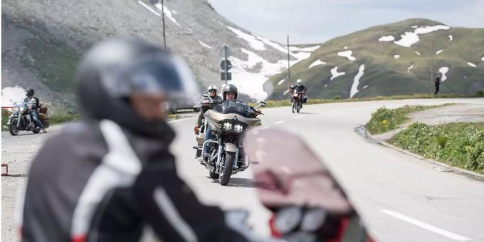 Motorradfahrer auf der Furka Passstrasse am Samstag, 14. Juli 2018. Motorradfahrer auf der Furka Passstrasse am Samstag, 14. Juli 2018.