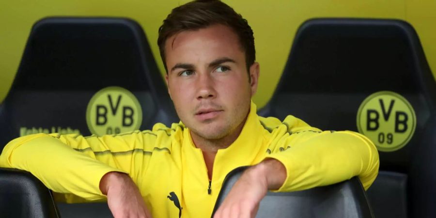 Mario Götze sitzt bei Borussia Dortmund meist nur auf der Ersatzbank.