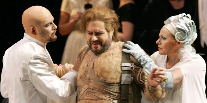 Neuinszenierung der Wagner-Oper «Götterdämmerung» im Festspielhaus in Bayreuth 2006. Neuinszenierung der Wagner-Oper «Götterdämmerung» im Festspielhaus in Bayreuth 2006.