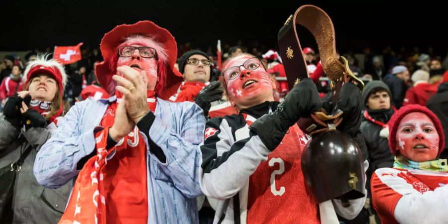 Fans der Schweizer Nationalmannschaft am Spiel gegen Belgien.