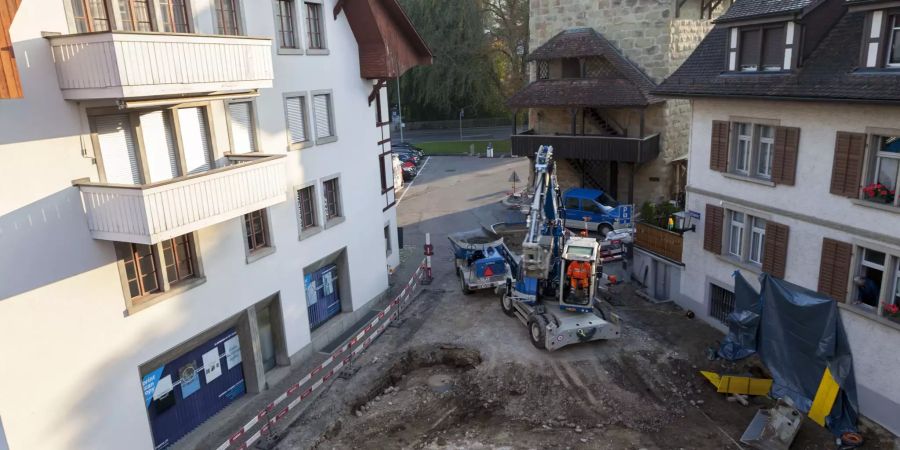 Bei Bauarbeiten wurden unter einem Platz beim Pulverturm die Grundmauern des 1545 errichteten Oberen Badehauses der Zofinger Altstadt gefunden - zvg