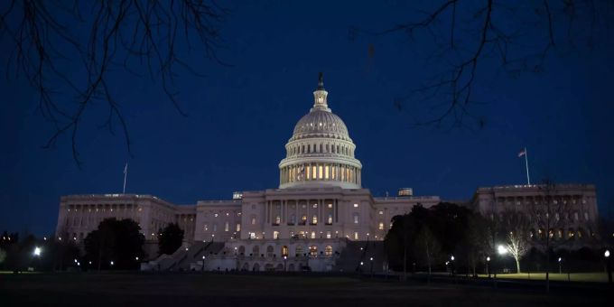 Der Senat hat die Beratungen in Washington wieder aufgenommen. Der Senat hat die Beratungen in Washington wieder aufgenommen.