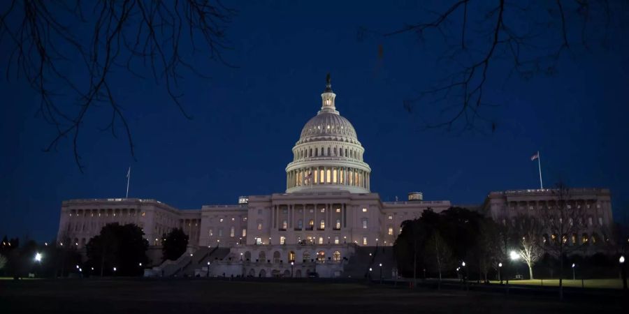 Der Senat hat die Beratungen in Washington wieder aufgenommen.