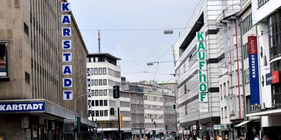 Kaufhof an der  Königsallee in Düsseldorf (D).