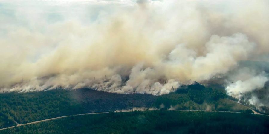 Das Feuer in den Wäldern greift schnell um sich aufgrund der grossen Trockenheit in Schweden.