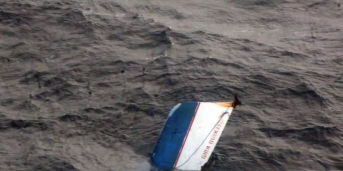 Dutzende Passagiere befanden sich auf dem Schiff (Symbolbild). Dutzende Passagiere befanden sich auf dem Schiff (Symbolbild).