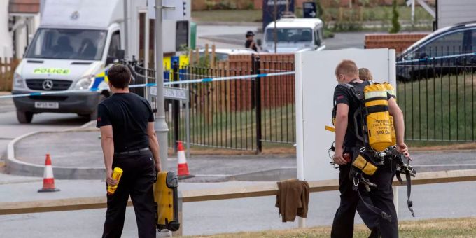 Spezialisten haben den mit Nowitschok kontaminierten Behälter in Amesbury gefunden. Spezialisten haben den mit Nowitschok kontaminierten Behälter in Amesbury gefunden.