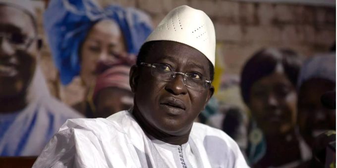 Soumaila Cisse, Präsidentschaftskandidat, spricht vor der Stichwahl zu Anhängern. Soumaila Cisse, Präsidentschaftskandidat, spricht vor der Stichwahl zu Anhängern.