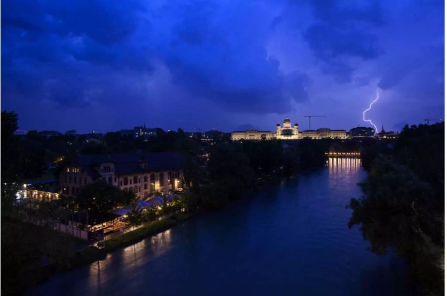Gewitter über Bern mit Blitz und Donner im Juni 2018 - Keystone