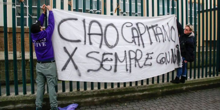 «Ciao Capitano. Du wirst immer bei uns sein»: Die Anteilnahme an Davide Astoris Tod ist nicht nur bei Fans und Fussballstars riesig.