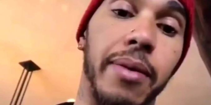 Wegen Prinzessinnen-Kleid - Lewis Hamilton stellt Neffe bloss