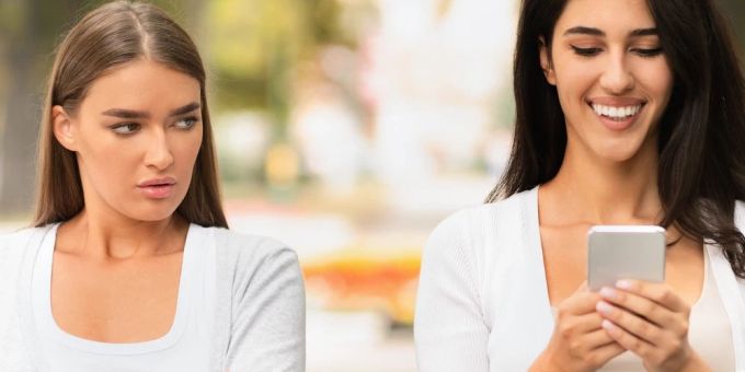 Auch innerhalb einer Freundschaft kann Eifersucht entstehen. Auch innerhalb einer Freundschaft kann Eifersucht entstehen.
