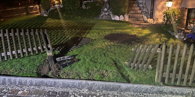 Eschenbach SG: Alkoholisiert in Holzzaun geprallt und geflüchtet. Eschenbach SG