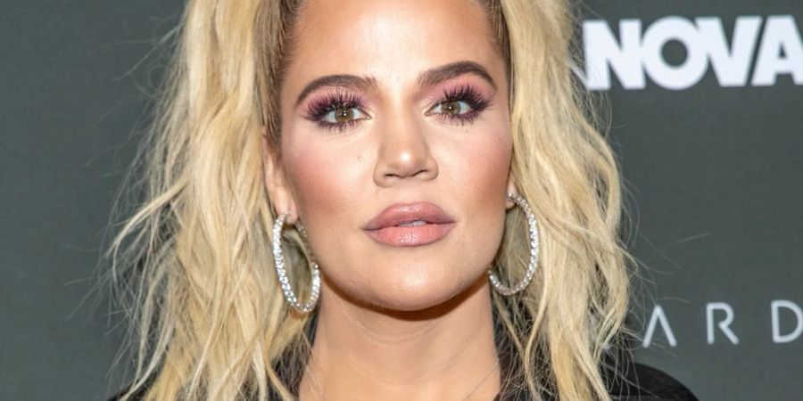 Khloé Kardashian musste sich einen Tumor entfernen lassen.