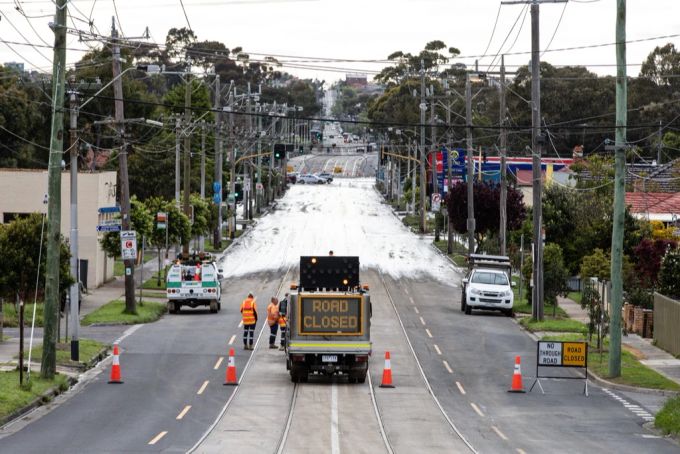 Ein Blick auf eine Strasse in Melbourne, die vom Hohwasser überflutet wurde. Überschwemmungen in Australien