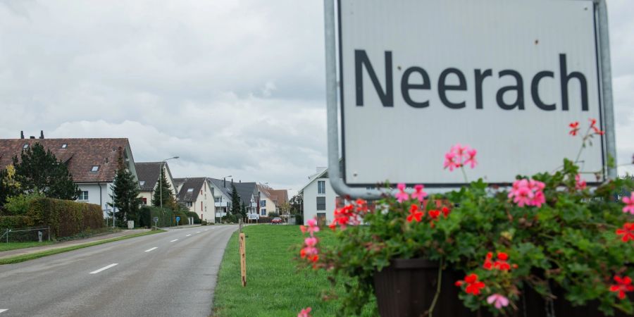 Einfahrt Richtung Neerach. - Bezirk Dielsdorf