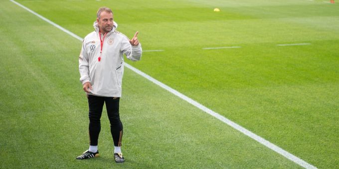 Bundestrainer Hansi Flick kritisiert die Menschenrechte in Qatar. Flick WM