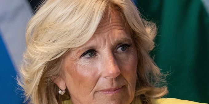 Jill Biden, Ehefrau von Präsident Joe Biden, ist oft öffentlich zu sehen. Jill Biden