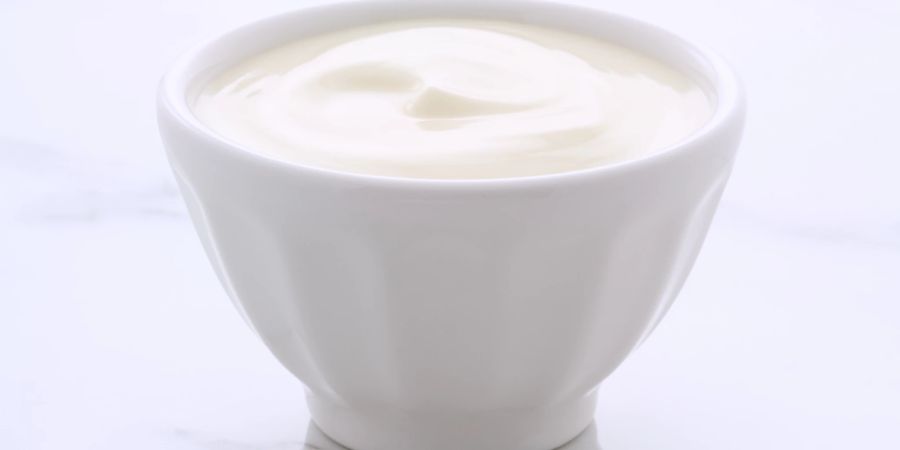 Ungesüsster griechischer Joghurt ist eine gesunde Proteinquelle.