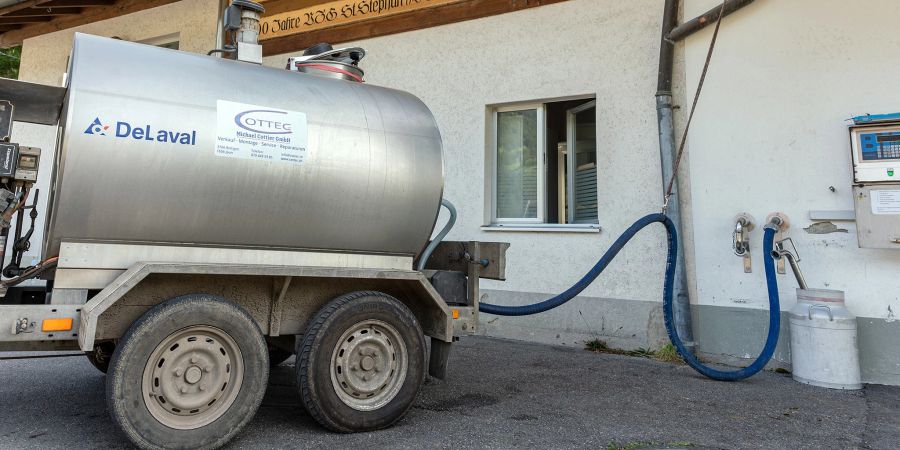 Tagtäglich trank er bis zu 22 Liter Milch – wie er diese Mengen transportierte, ist unklar.