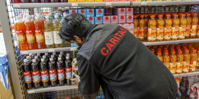 Die Caritas-Läden werden aktuell so häufig besucht wie noch nie. Caritas Mitarbeiter