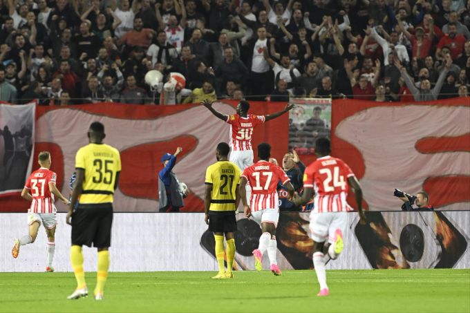 Die Spieler von Roter Stern Belgrad feiern den Ausgleich gegen YB in der Champions League. YB Champions League Belgrad