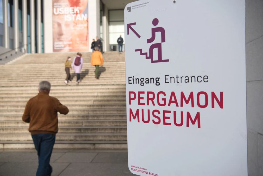 Pergamonmuseum Eingang Treppen