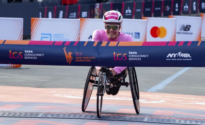 Catherine Debrunner gewinnt den Marathon in New York mit Streckenrekord. NYC Marathon