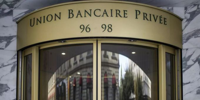 Blick auf den Eingang der Union Bancaire Privée in Genf. union bancaire privée