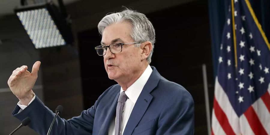 Die US-Zentralbank unter der Leitung von Jerome Powell hat am Donnerstag (Ortszeit) weitere Angaben gemacht, wie sie während der Coronavirus-Krise agieren will. (Archivbild)