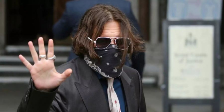 Johnny Depp vor dem Gericht in London