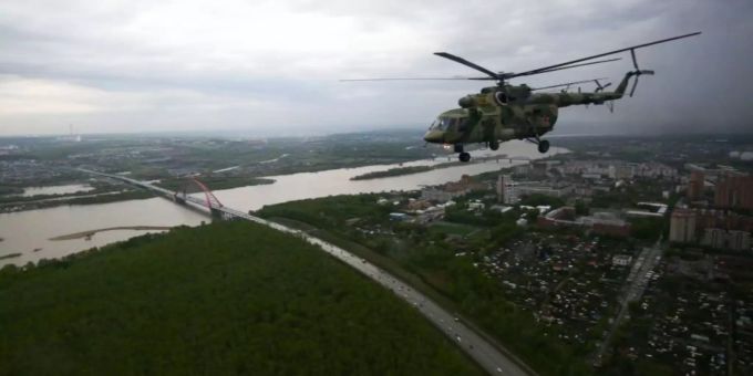 Ein Hubschrauber des russischen Militärs ist in einem unbewohnten Gebiet in der Nähe von Moskau abgestürzt. Hubschrauber