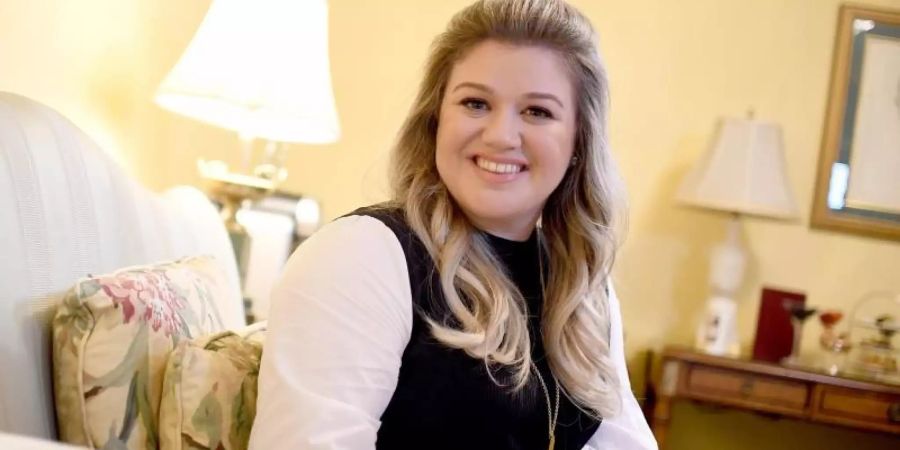 Die US-amerikanische Sängerin Kelly Clarkson gibt 2017 ein Interview. Foto: Britta Pedersen/dpa-Zentralbild/dpa