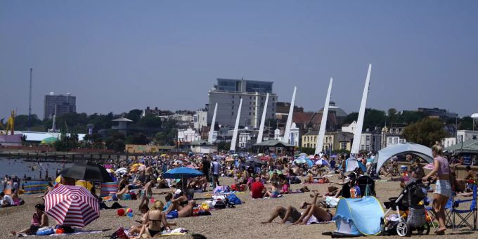 Auch in Southend war der Strand am 24. Juni gut gefüllt. Coronavirus Grossbritannien Strände
