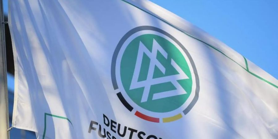 262 Delegierte nehmen an der DFB-Video-Tagung teil. Foto: Arne Dedert/dpa