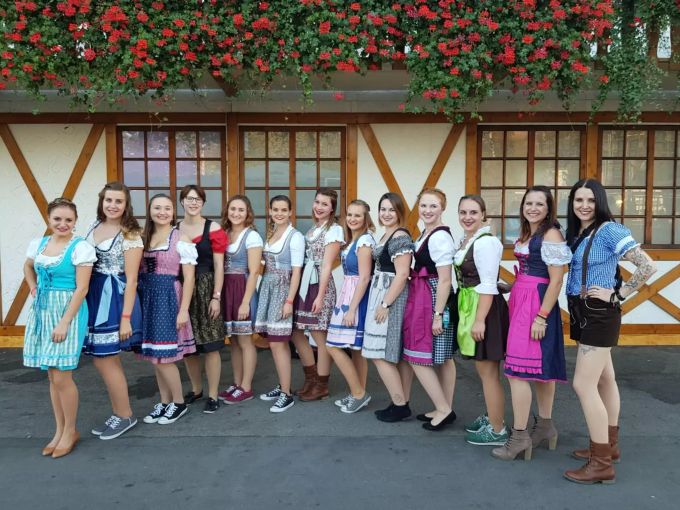 Die Turnfahrt 2018 führte die Damen im Oktober an die Cannstatter Wasen. DTV Oberkulm