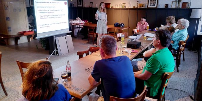 Grossrätin Carol Demarmels stellte die Verrechnungssteuer-Reform und ihre riskanten Auswirkungen vor. SP Lenzburg