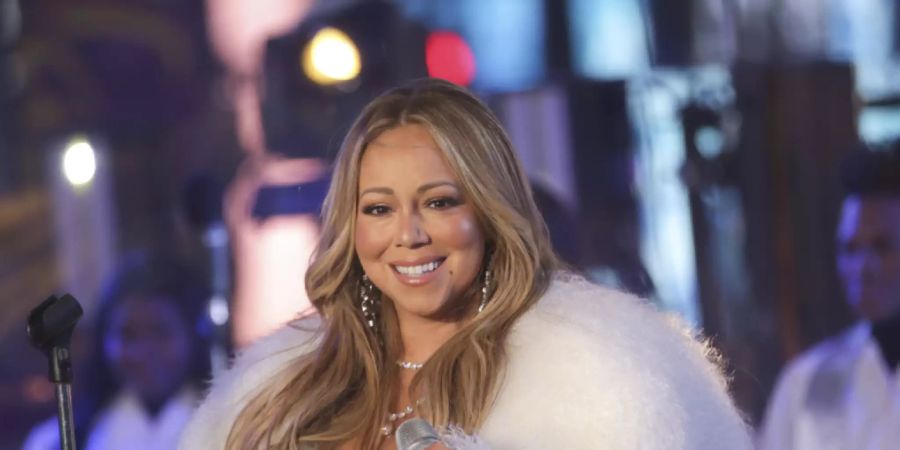 ARCHIV - Mariah Carey bei einer Silvesterfeier auf dem Times Square. Foto: Brent N. Clarke/Invision/AP/dpa