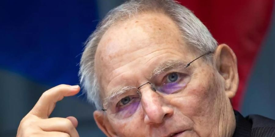 «Erst sind es Worte, und am Ende sind es Taten gegen Minderheiten oder auch gegen Menschen, die Verantwortung übernehmen wie Walter Lübcke», sagt Bundestagspräsident Wolfgang Schäuble. Foto: Bernd von Jutrczenka/dpa/Archiv