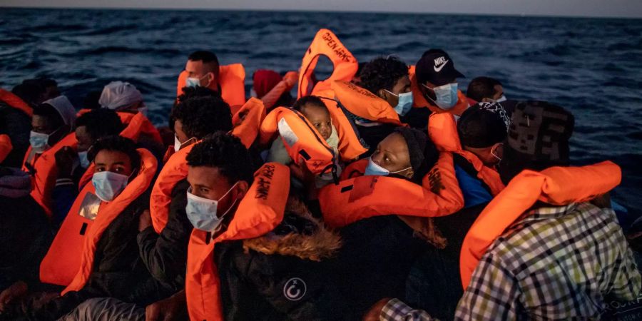 Bootsmigranten vor Libyen