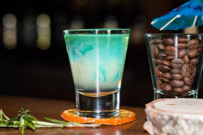 Die Leckere Moon Milk ist optisch ein Hingucker und gehört zu den Foodtrends 2021. Foodtrends