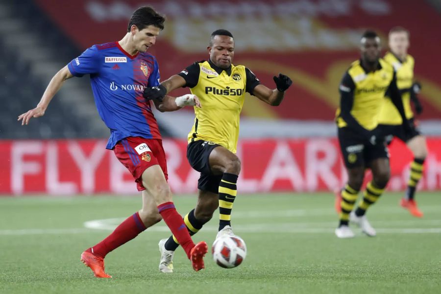 Timm Klose (l.) im Trikot des FC Basel.