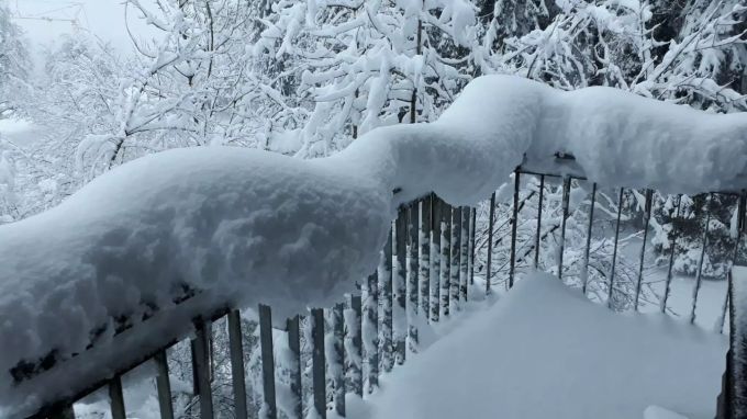 Rheineck SG versinkt auch im Schnee. schnee schweiz