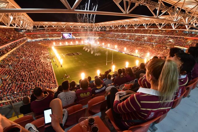 State of Origin Series, 3. Spiel, Queensland Maroons - New South Wales Blues: Die Zuschauer beobachten das Spiel. 2020 «State of Origin Series» in Australien