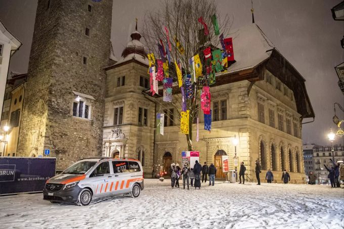 Die Polizei war ab den frühen Morgenstunden präsent. luzerner fasnacht