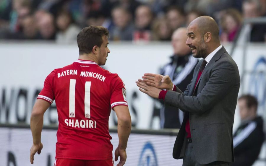 Xherdan Shaqiri erhält Anweisungen von Pep Guardiola während seiner Zeit in München.